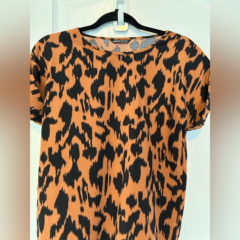 Animal Print Short Sleeve Blouse